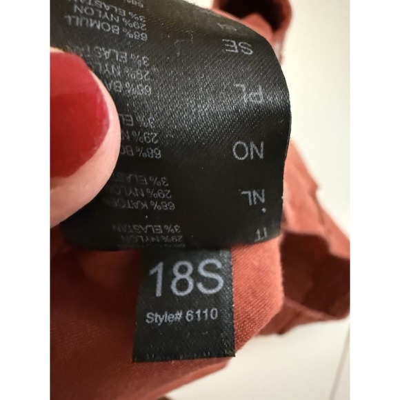 KUHL Free Range Hiking Shorts Red Outdoor 6.5" Inseam Style 6110 Women's Size 10 - Picture 8 of 11